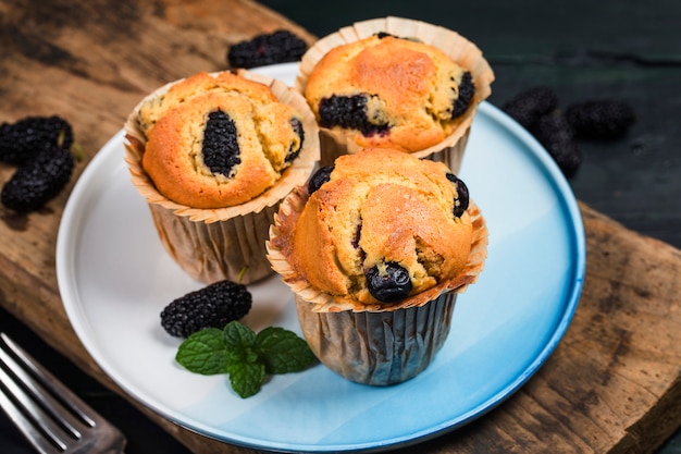 Bolo de bolinho de amora