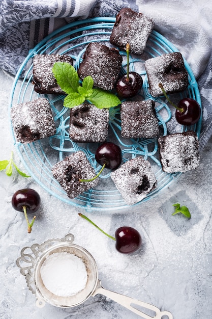 Bolo de brownie de chocolate caseiro