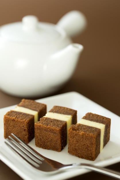 Bolo de camada de queijo de chocolate