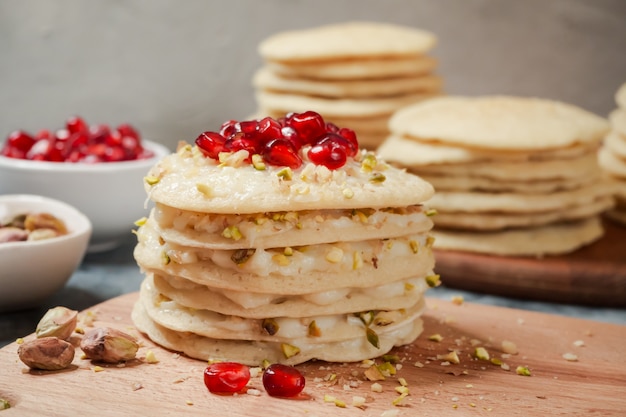 Bolo de camada marroquino da panqueca - bolo de baghrir.