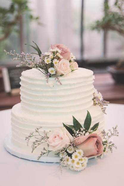 bolo de casamento com flores