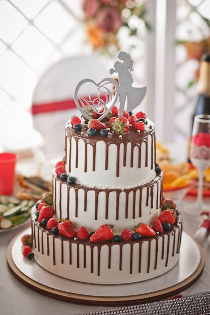 Bolo de casamento com frutas naturais 2869