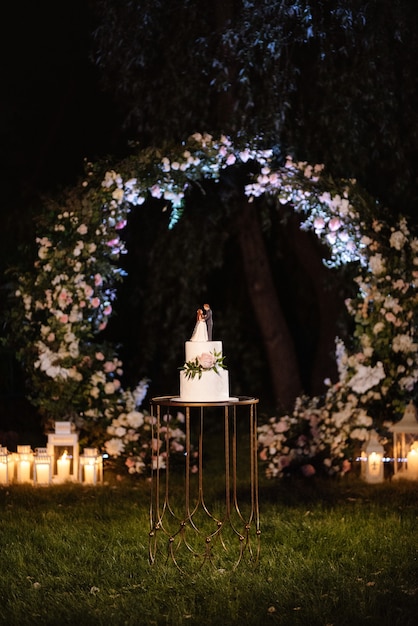 Bolo de casamento no casamento dos noivos