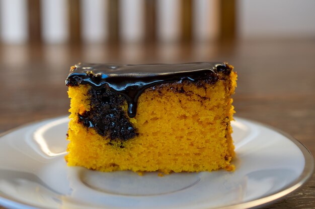 Bolo de cenoura com chocolate. Bolo Brasileiro.