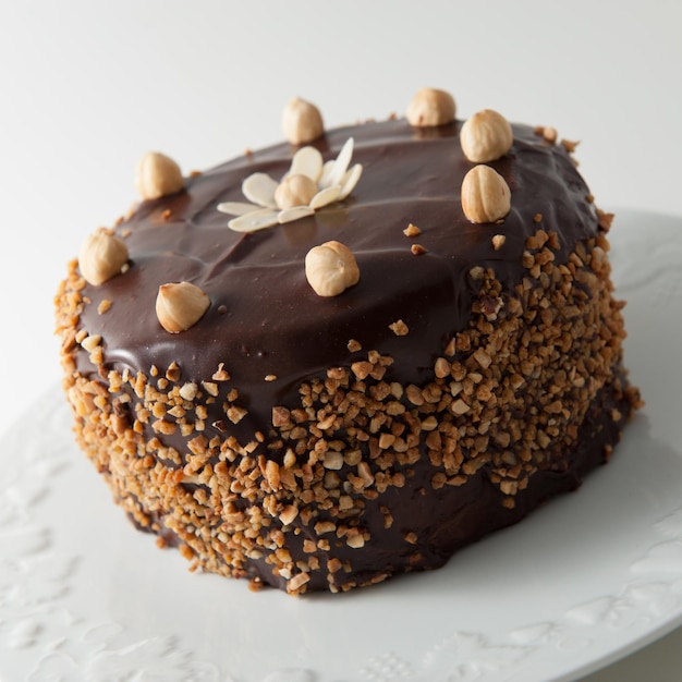 Bolo de chocolate caseiro com amêndoas e nozes