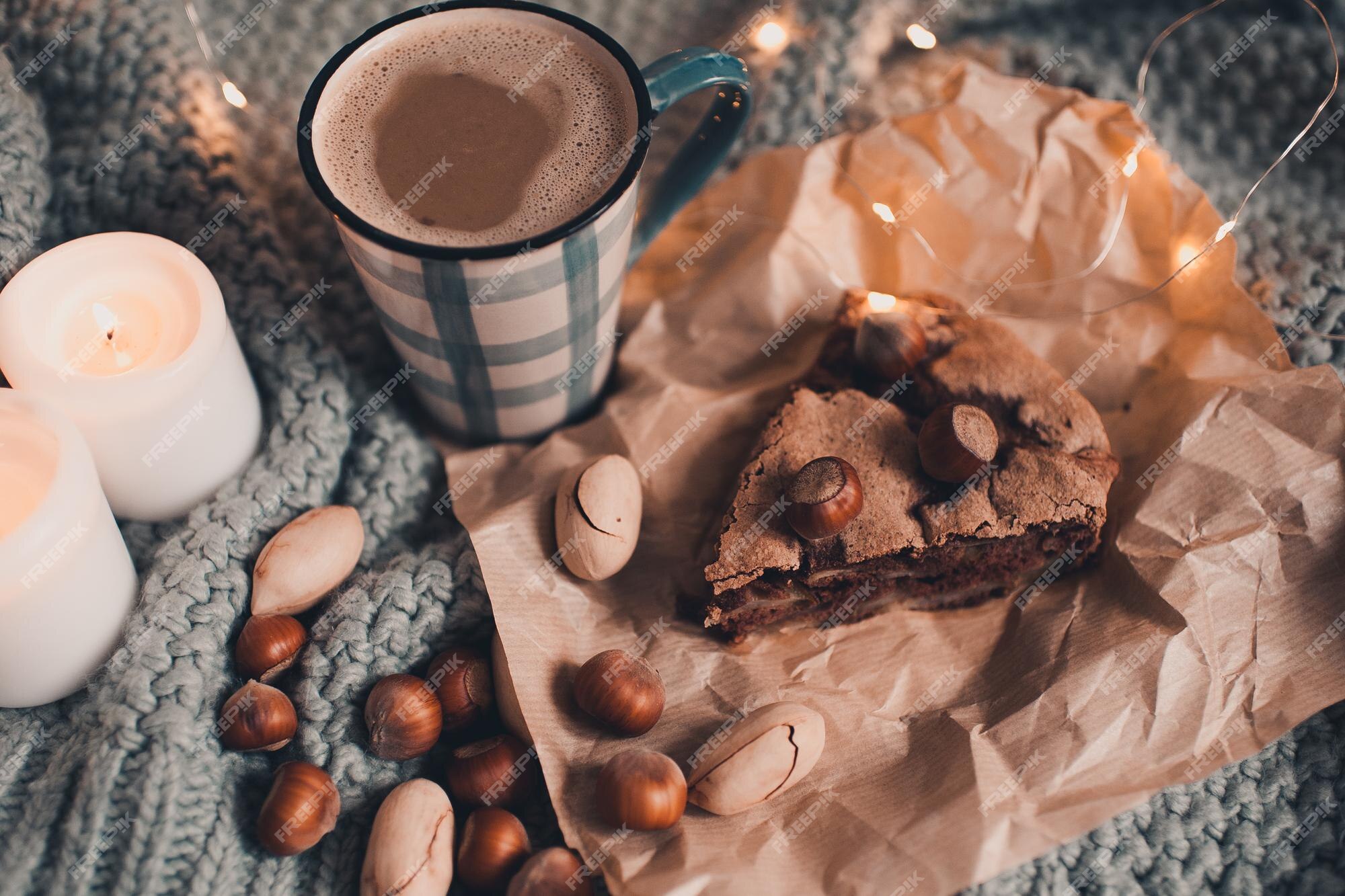 Bolo de Chocolate com Nozes. My Cafe 