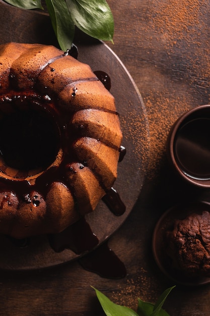 Bolo de chocolate com cobertura