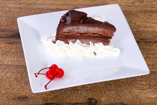 Foto bolo de chocolate com creme