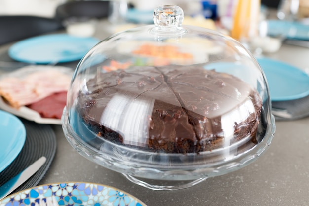 Bolo de chocolate com molho de chocolate