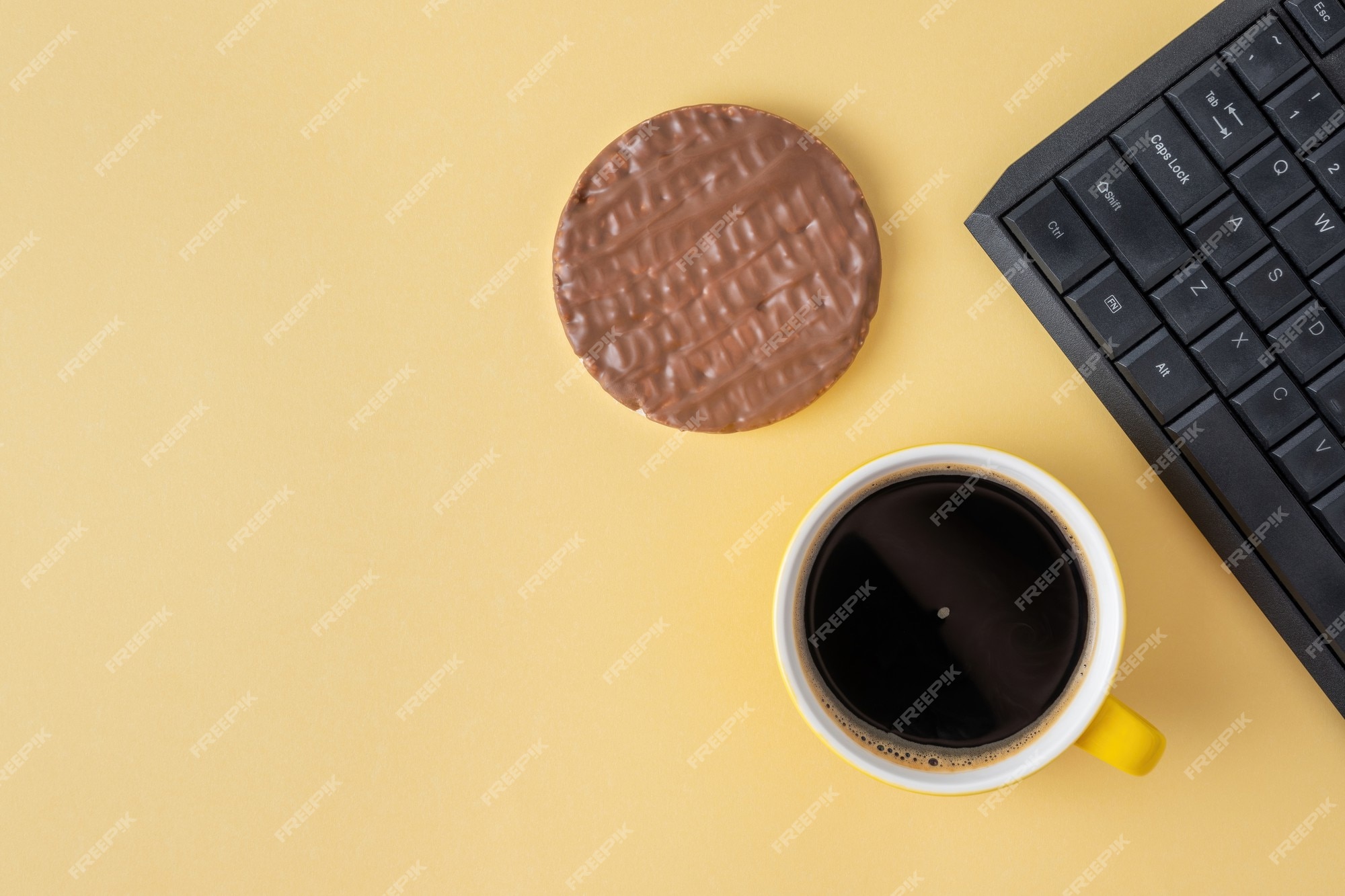 Bolo De Chocolate Em Forma De Teclado Com Rato Foto de Stock