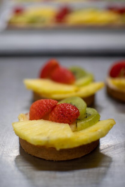 Foto bolo de frutas individual