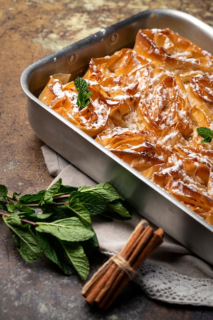 Bolo de massa Filo com forma de flor