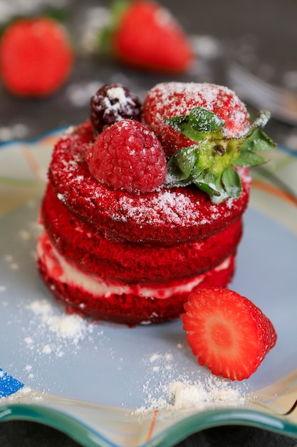 Bolo de morango, recheado com creme