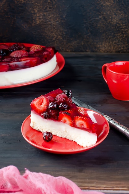 Bolo de mousse de creme delicioso berry