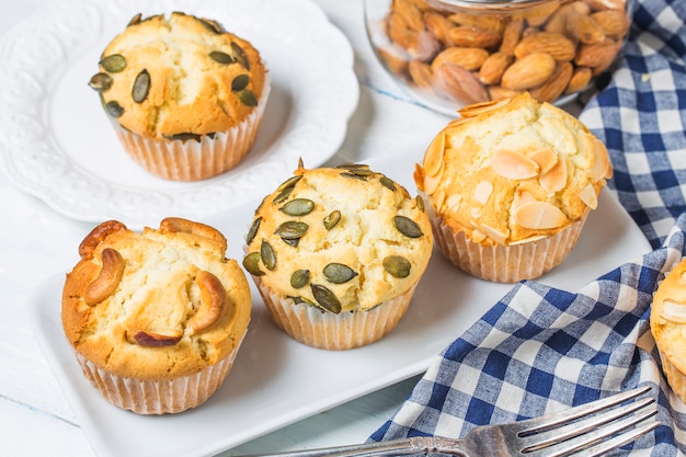 Bolo de muffin de nozes