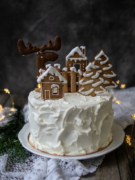 Bolo de natal com enfeites de gengibre