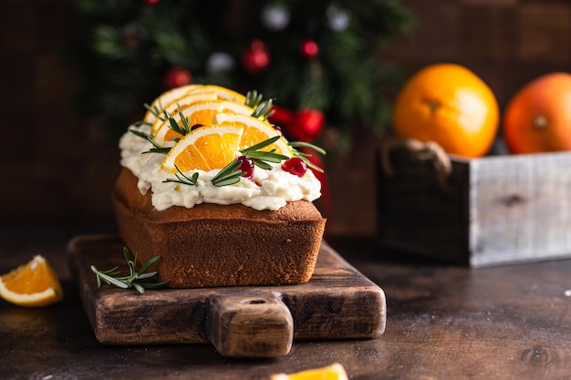 Bolo de natal com laranja e alecrim