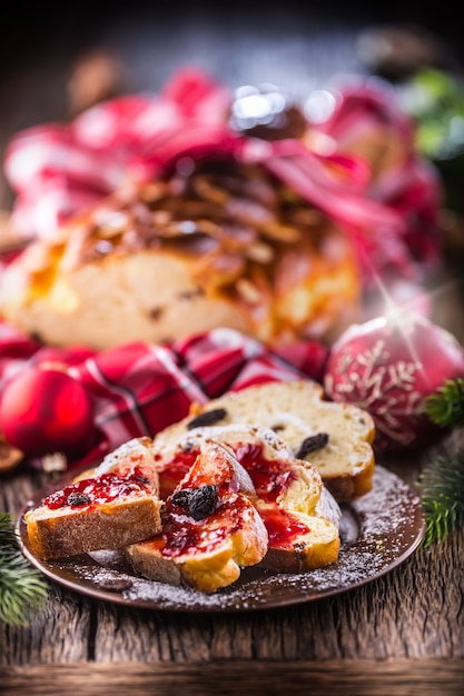 Bolo de Natal vianocka eslovaco ou pastelaria tradicional da europa oriental