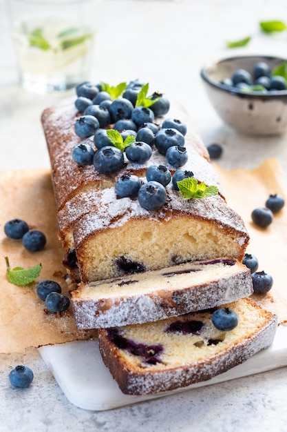 Bolo de pão de mirtilo fresco