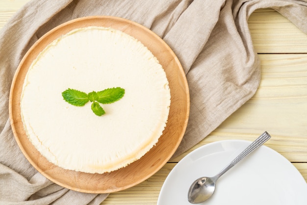 Bolo de Queijo Caseiro com Hortelã