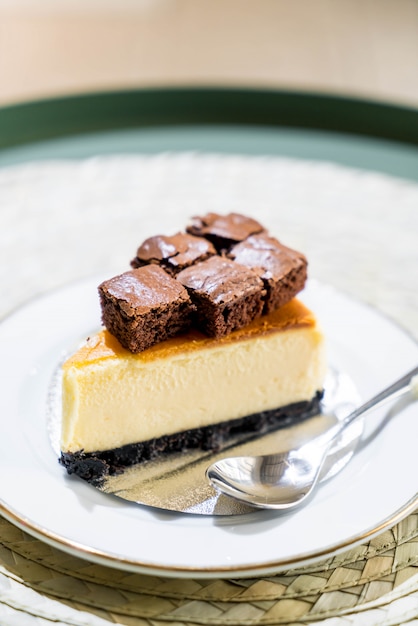 Bolo de queijo com brownies