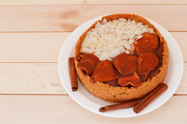 Bolo de queijo com canela.