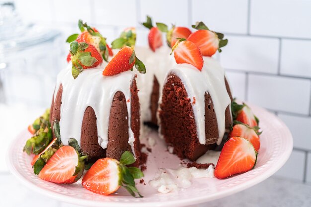 Foto bolo de veludo vermelho