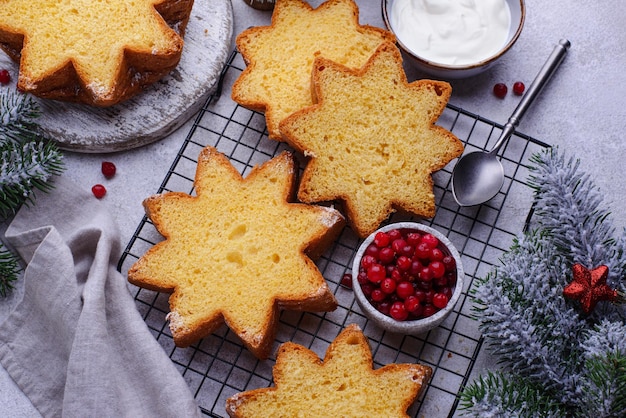 Bolo italiano tradicional de natal pandoro