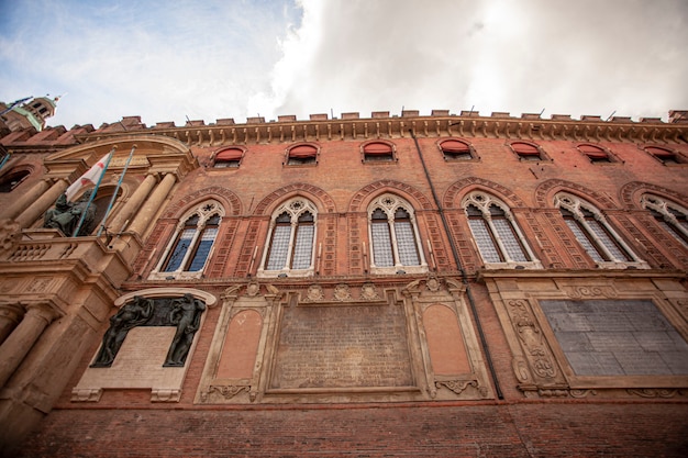Bologna, Italien: historisches Architekturdetail einiger Gebäude