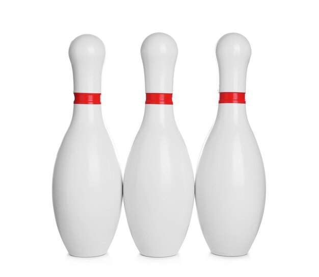 Bolos con rayas rojas aislado en blanco