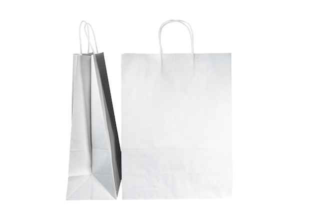 Bolsa de papel artesanal reciclable para compras de regalos y comida para llevar simulada sobre fondo negro Respetuoso con el medio ambiente que las bolsas de plástico de un solo uso