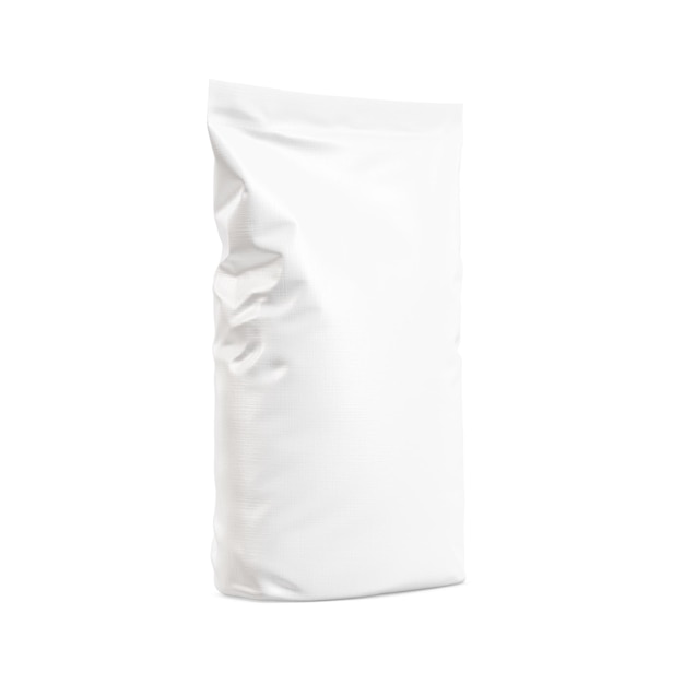una bolsa de polipropileno en blanco con polvo aislado sobre un fondo blanco