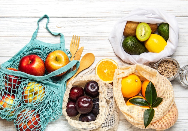 Bolsas de malla con frutas