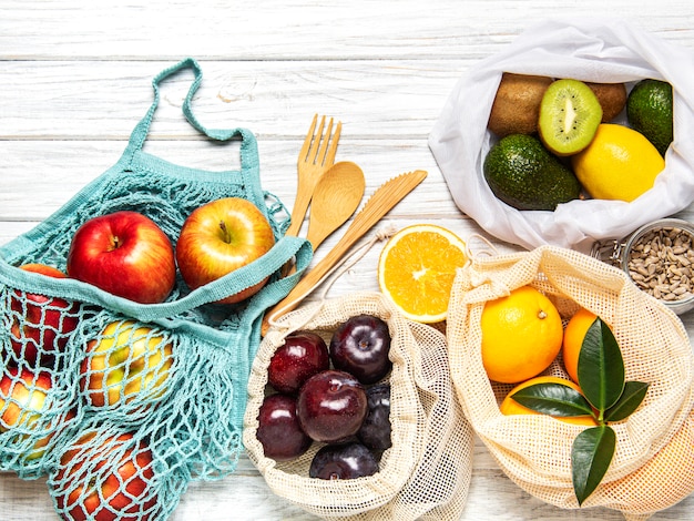 Bolsas de malla con frutas