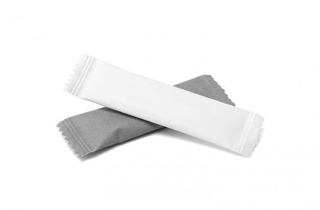 Bolsita de papel de azúcar envasado en blanco aislado