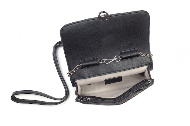 Bolso femenino de cuero negro aislado