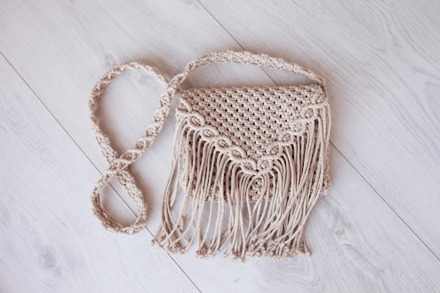 Bolso srossbody de algodón macramé hecho a mano Bolso ecológico para mujer de cuerda de algodón Bolso de estilo escandinavo Tonos beige accesorios de moda sostenible de color Detalles Cerrar imagen