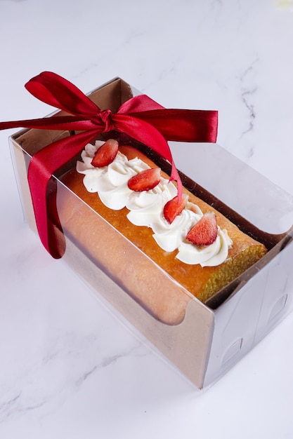 Bolu Gulung ou Roll Cake é uma versão indonésia do Swiss roll Um pão de ló macio e fofo enrolado
