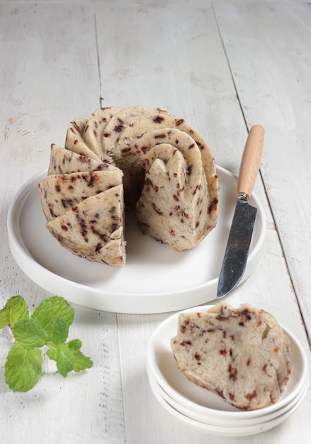 Bolu kukus pisang mesis o bizcocho de plátano al vapor con chispas de chocolate