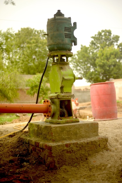 Bomba de turbina, sistema de riego de campo en el distrito de Pakpattan, Punjab, Pakistán