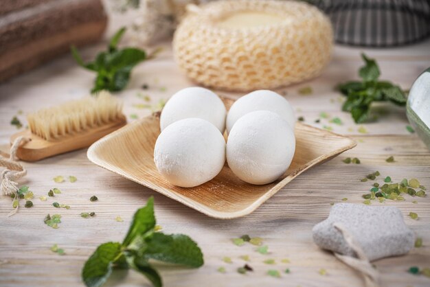 Bombas de baño blancas