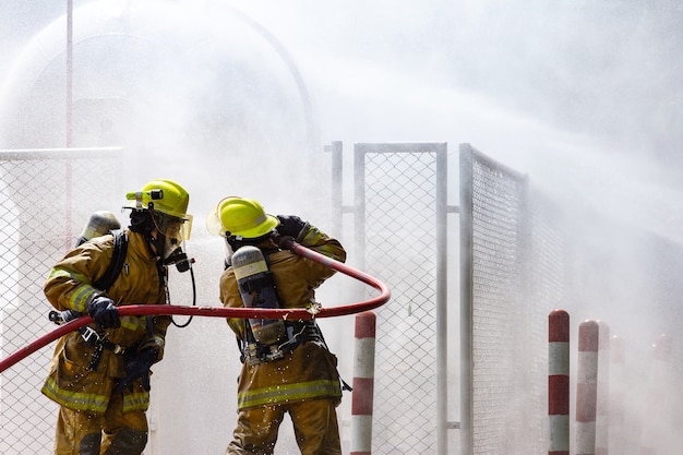 Bombero en el fuego