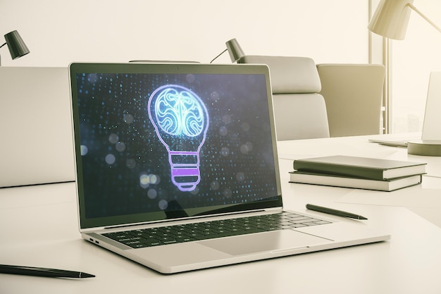 Bombilla de luz creativa con holograma de cerebro humano en monitor de computadora portátil moderno Inteligencia artificial y concepto de redes neuronales Representación 3D