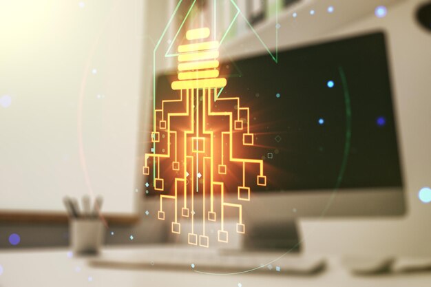 Bombilla de luz creativa con holograma de chip y escritorio moderno con computadora en segundo plano Concepto de inteligencia artificial y redes neuronales Multiexposición