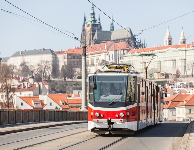 Bonde, em, praga, com, castelo