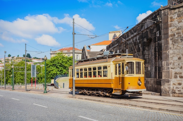 Bonde histórico, porto