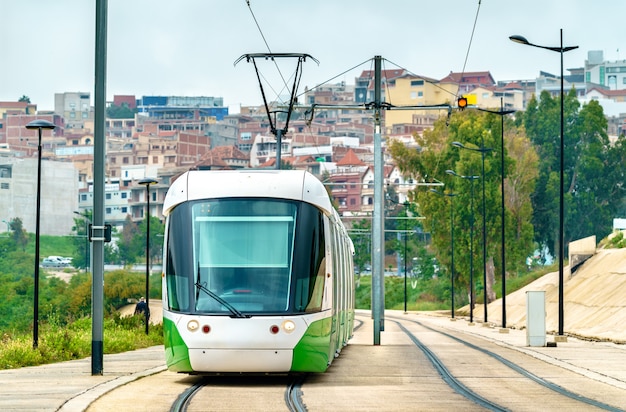 Bonde urbano em constantine - argélia, norte da áfrica