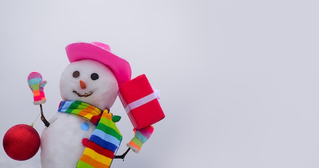 Boneco de neve com lenço no inverno Natal e moda de inverno feriado de inverno feito à mão boneco de neve com