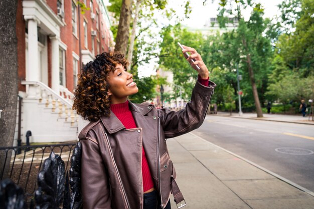 Bonita chica afroamericana en Nueva York