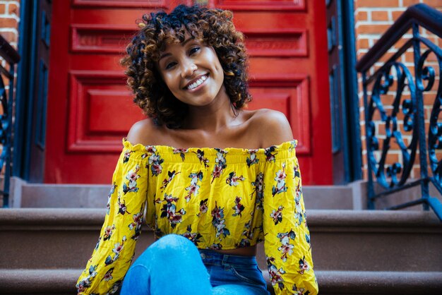 Bonita chica afroamericana en Nueva York